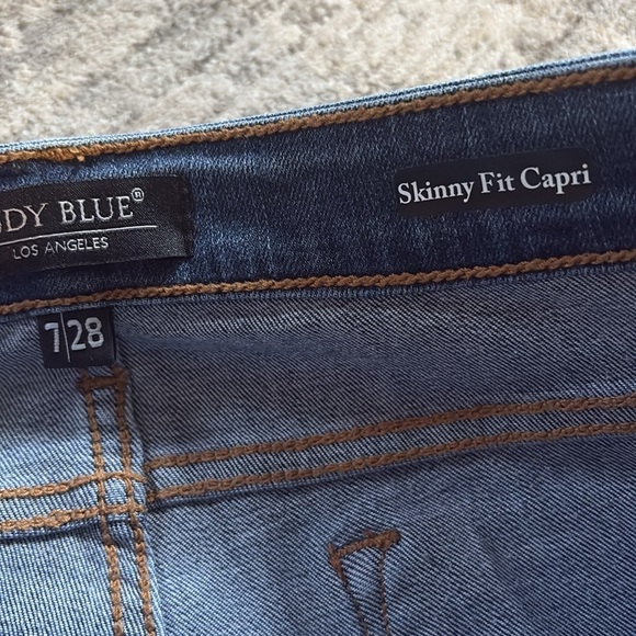 Judy Blue Ankle Cropped Blue Jeans with Rolled Hems - skinny fit Capri - 7/28 - Picture 5 of 8